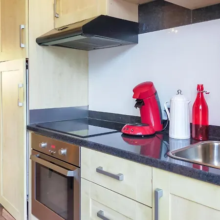 Pet Friendly In With Kitchen Ostend