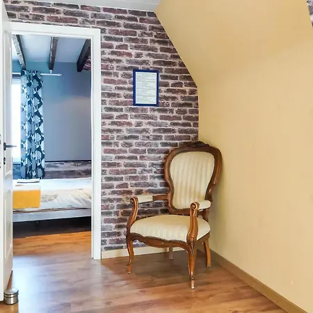 Pet Friendly In With Kitchen Holiday home