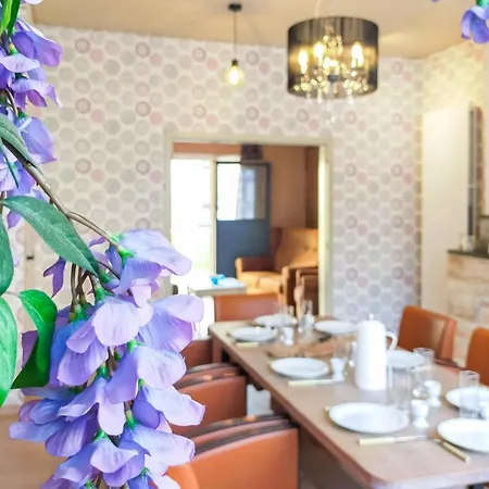 Holiday home Pet Friendly In With Kitchen *